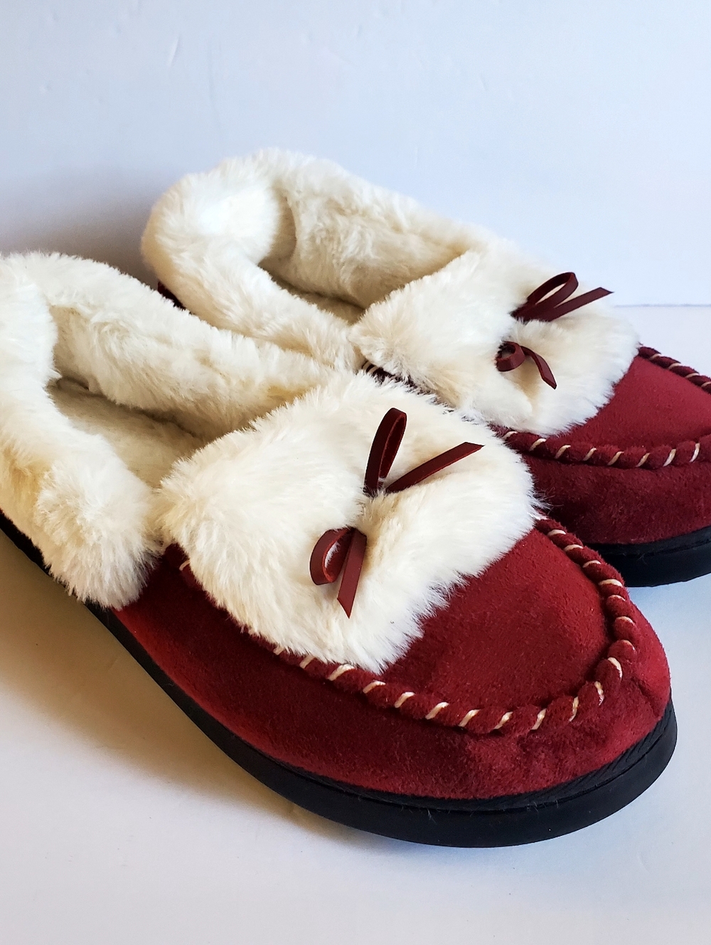 Cozy Faux-Fur Lined Women's Red Wine Moccasin Slippers Size 7.5/8.5